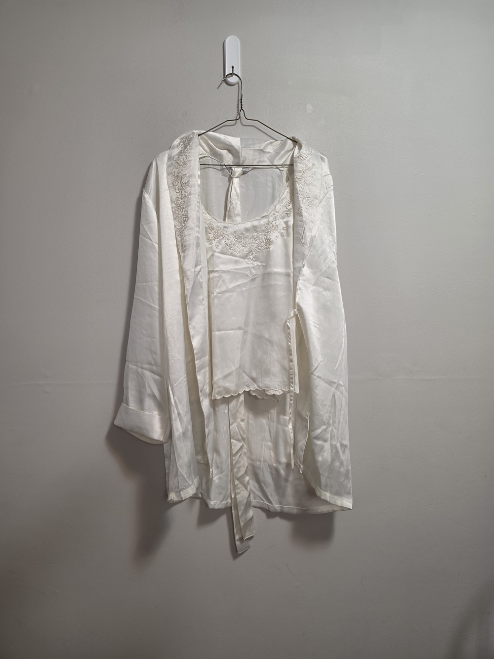 Women's Ivory Satin Robe & Chemise Set Hand Embroidery